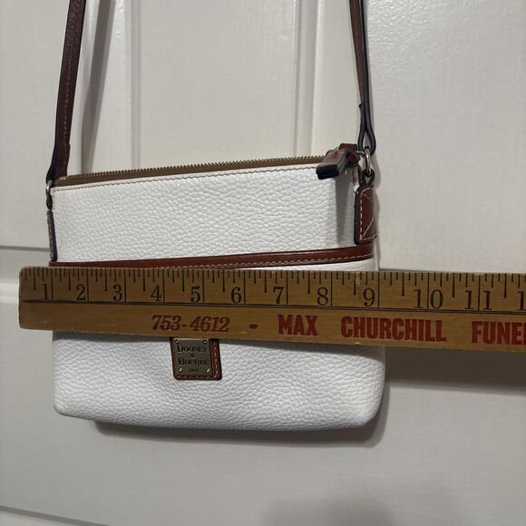Dooney & Bourke White Pebble Leather Ginger Pouchette Crossbody Bag Read - Picture 11 of 11